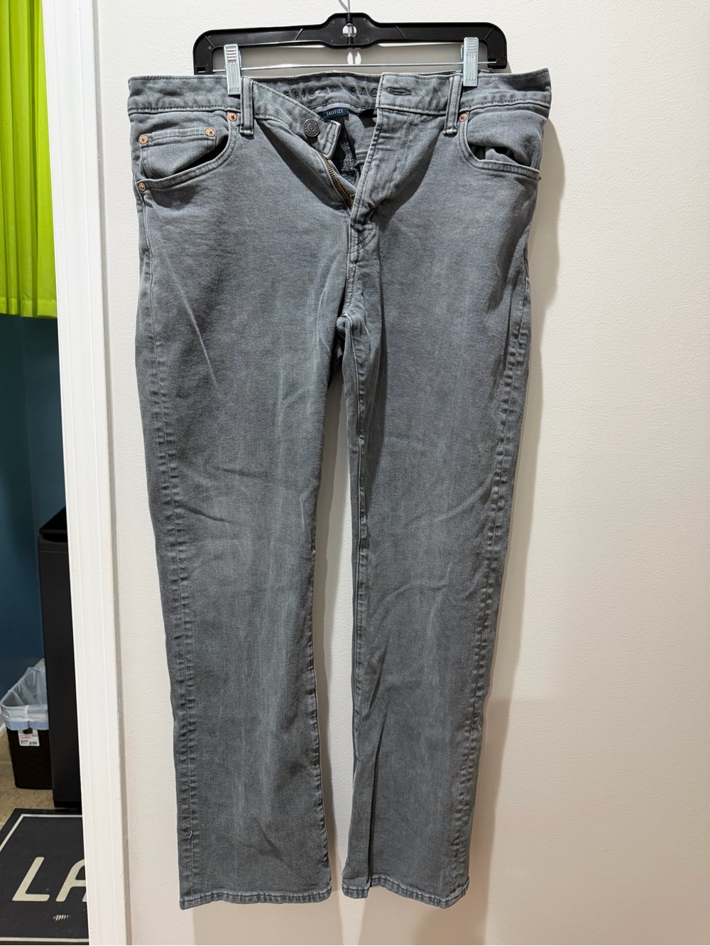 American Eagle Outfitters Men's Washed Gray Straight Jeans